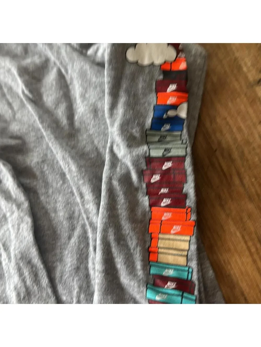 Nike Graphic Shoebox Long-sleeve Tee Large